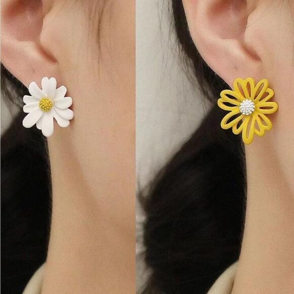 5/$25 COLORFUL FLOWER MIX AND MATCH STUDS - Picture 4 of 5